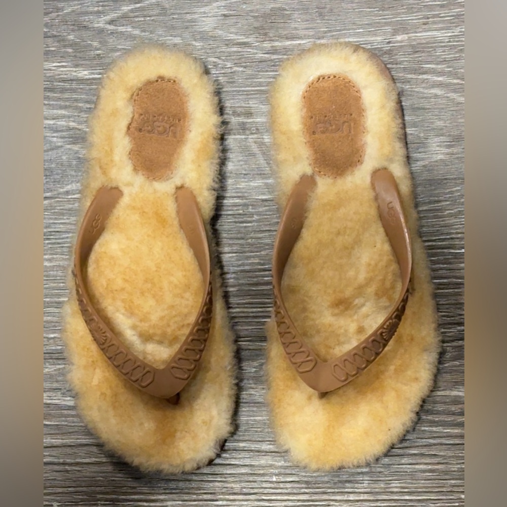 UGG Tan Sheepskin Sandals Size 5 Excellent Condition